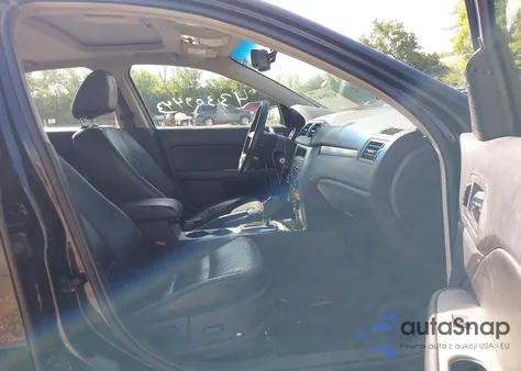 2010 Ford Fusion Hybrid z USA, uszkodzony, nr VIN 3FADP0L39AR167919